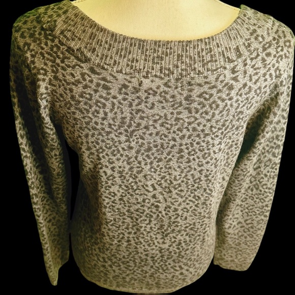 Calvin Klein Gray Leopard Print Wool-Blend Scoopneck Pullover Sweater Size M - Picture 8 of 12